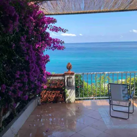Lejlighed Villa The Marinette Terrace Overlooking The Sea